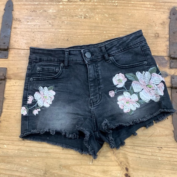 Aeropostale Pants - Aeropostile High Waist Shorty Embroidered Floral Black Denim Cutoff Shorts 4